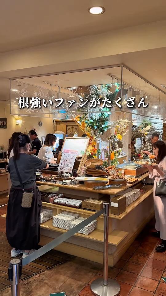 受付に並ぶ人たち