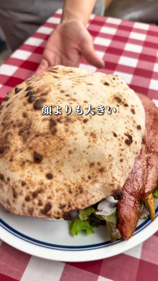 大きく膨らんだフォカッチャ